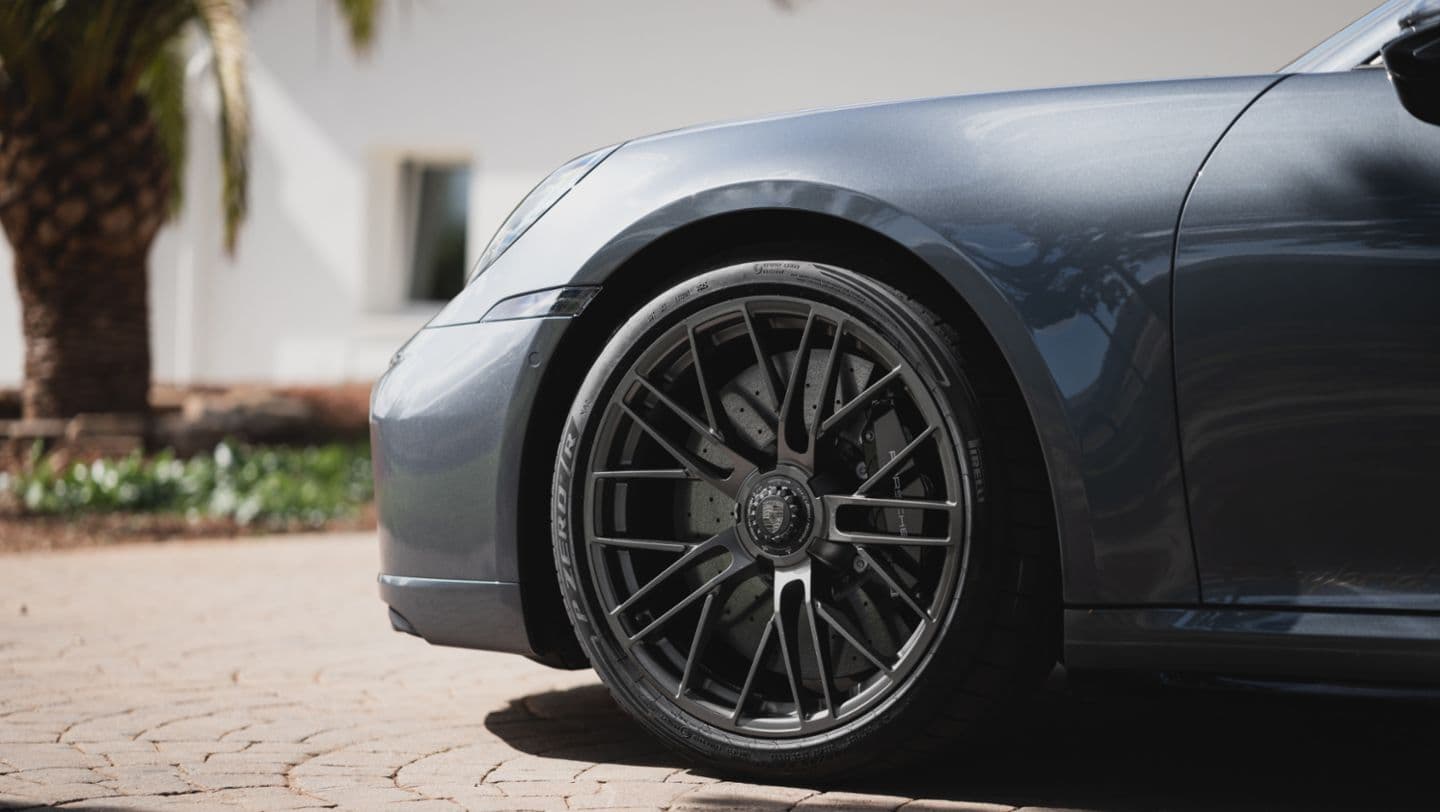 Porsche 911 Turbo S wheel